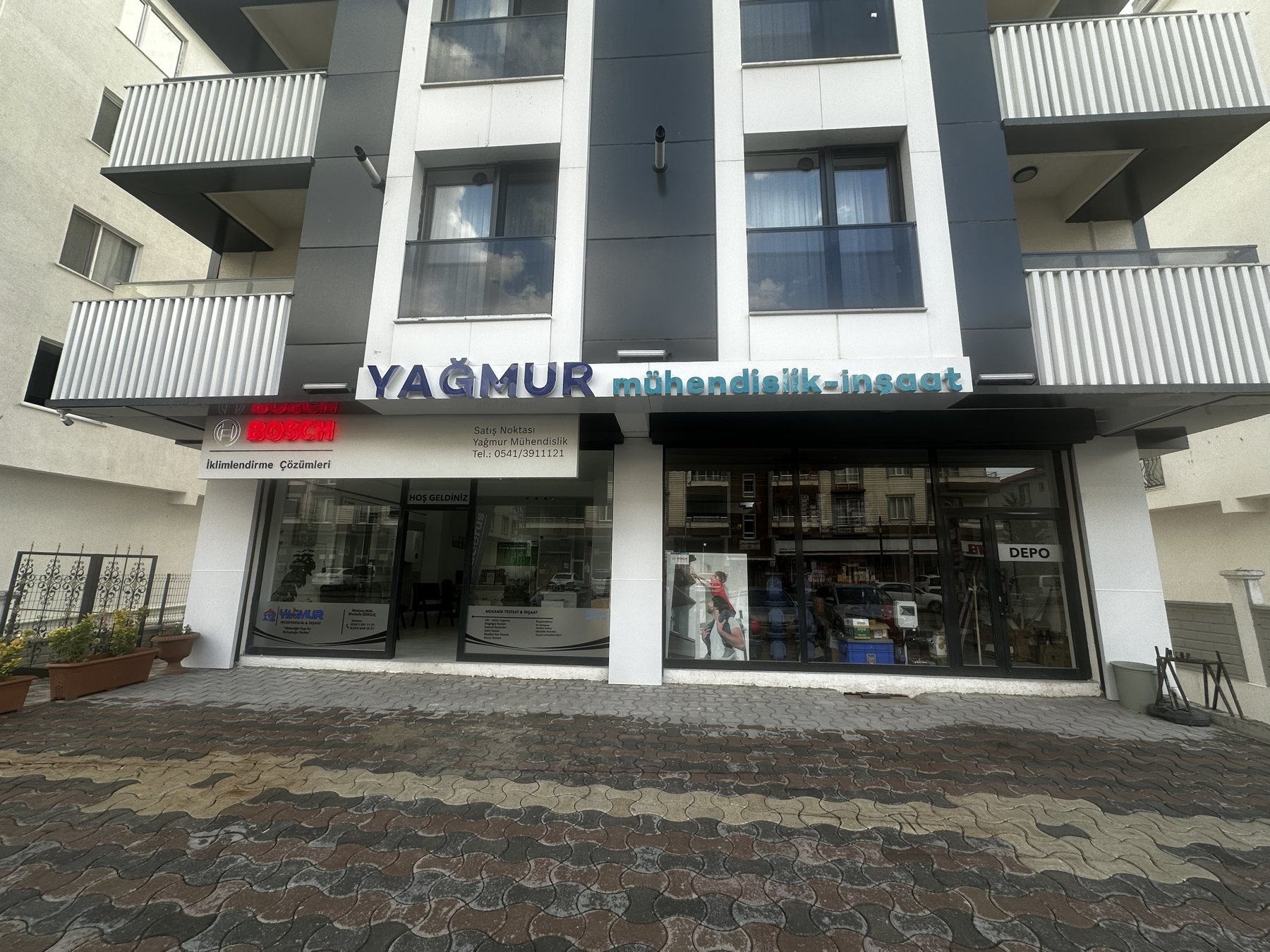 Yağmur Mühendislik ve Bosch İklimlendirme Çözümleri mağazasının ön cephesi